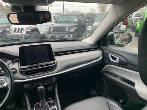 Used 2022 Jeep Compass Latitude w/ Convenience Group image 35