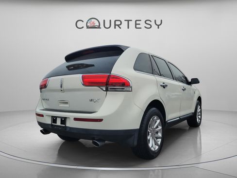 Used 2013 Lincoln MKX FWD image 6