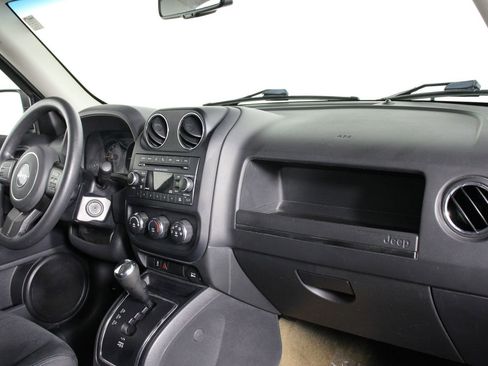 Used 2016 Jeep Patriot Sport w/ Power Value Group FWD image 20