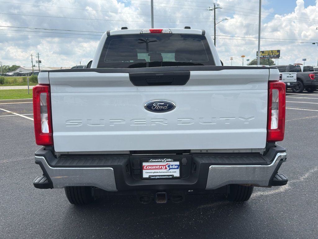 Used 2023 Ford F250 XL w/ FX4 Off-Road Package AWD/4WD image 8