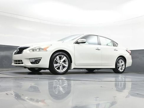 Used 2015 Nissan Altima 2.5 SL w/ Technology Package FWD image 36
