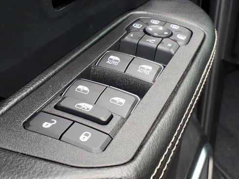 Used 2025 RAM 2500 Laramie w/ Night Edition image 11