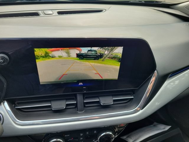 Used 2025 Chevrolet Trax LT w/ Driver Confidence Package FWD image 32