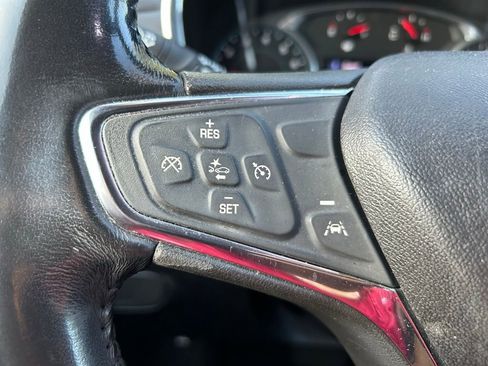 Used 2019 Chevrolet Equinox LT w/ Driver Convenience Package FWD image 21