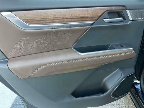 New 2026 GMC Acadia Denali Ultimate w/ LPO, Floor Liner Package image 15