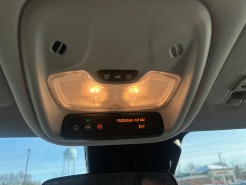 Used 2023 Chevrolet TrailBlazer LT image 28