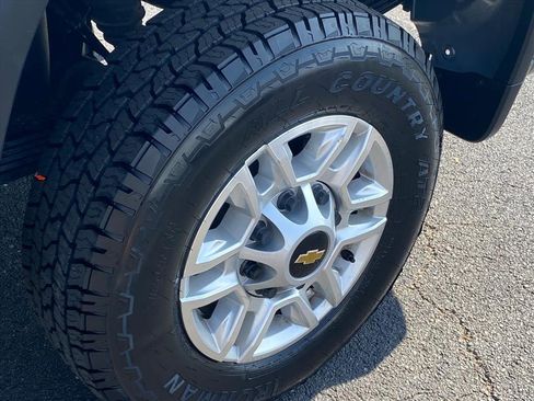 Used 2024 Chevrolet Silverado 2500 LT image 18
