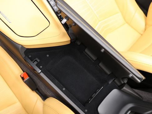 Used 2023 Chevrolet Corvette Stingray Premium Conv w/ Z51 Performance Package RWD image 55