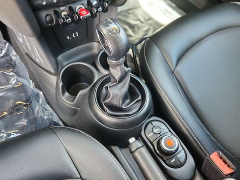Used 2018 MINI Cooper 4-Door Hardtop FWD image 21