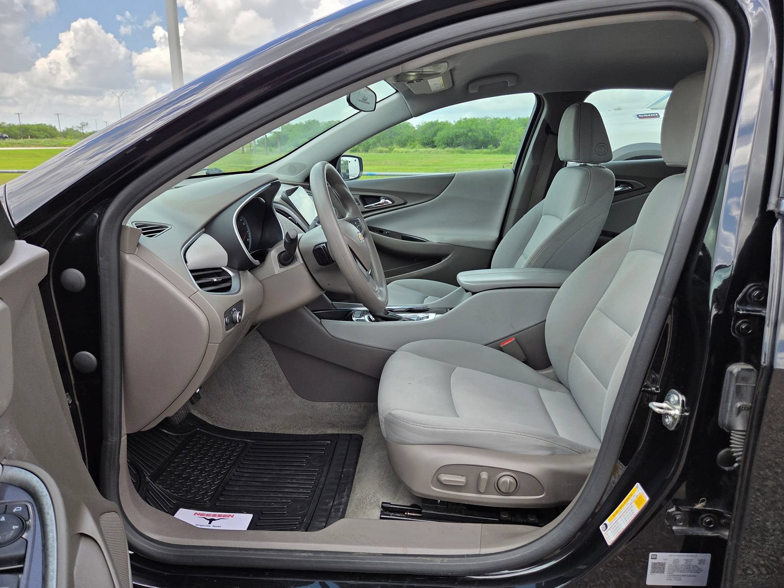 Used 2024 Chevrolet Malibu LT FWD image 14