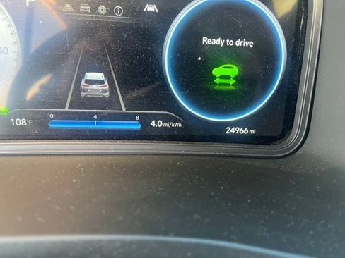 Used 2023 Hyundai Kona SE FWD image 2