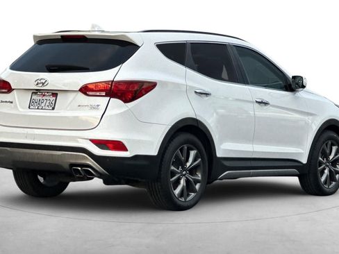 Used 2017 Hyundai Santa Fe Sport image 6