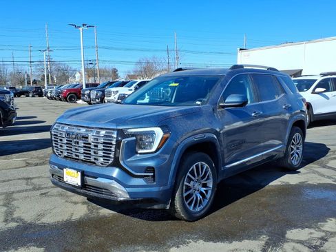 New 2026 GMC Terrain Denali w/ LPO, Black Badging Package image 2