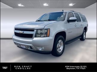 Used 2010 Chevrolet Suburban LT image 1