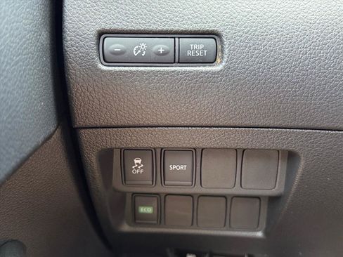 Used 2015 Nissan Rogue S FWD image 17