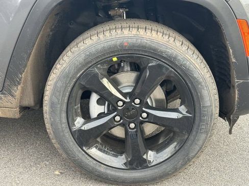 New 2026 Jeep Grand Cherokee Limited image 13