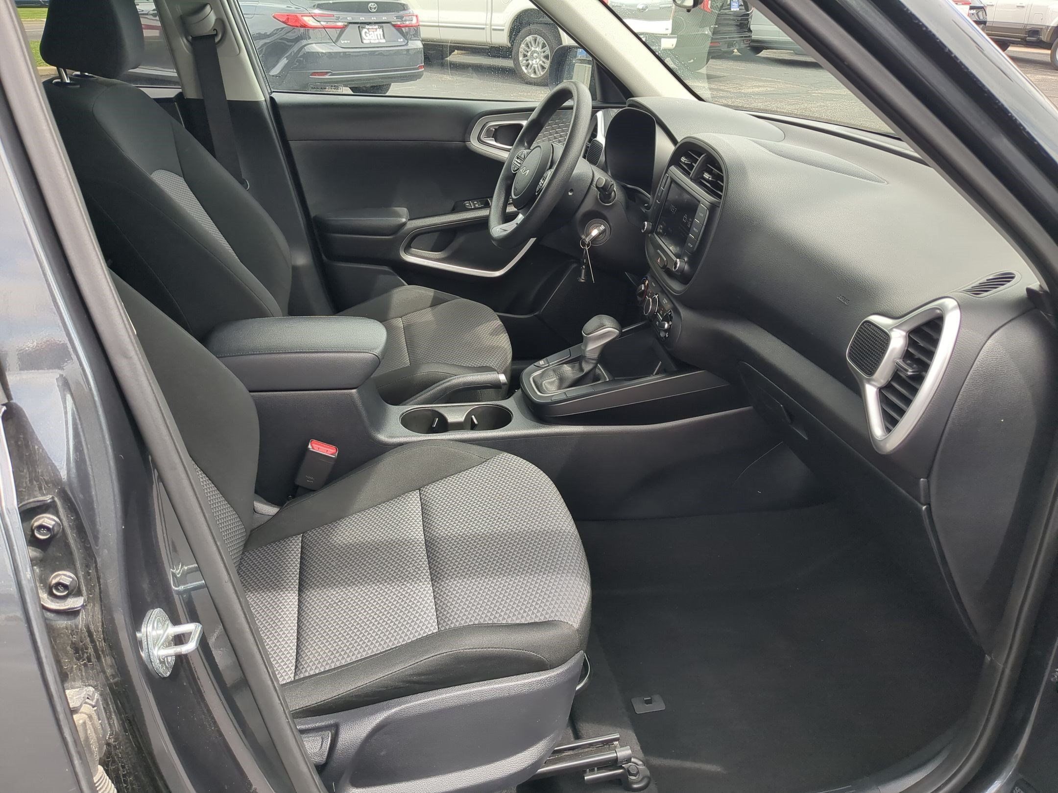 Used 2023 Kia Soul LX w/ Option Group 015 FWD image 31
