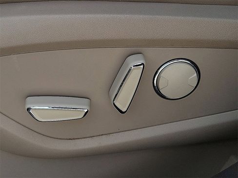 Used 2022 Lincoln Nautilus Reserve w/ Luxury Package image 15