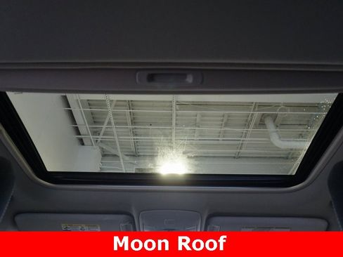 Used 2018 Toyota RAV4 XLE image 6