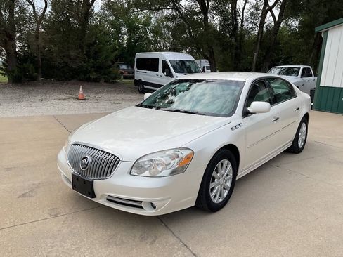 Used 2011 Buick Lucerne CXL w/ Driver Confidence Package FWD image 5