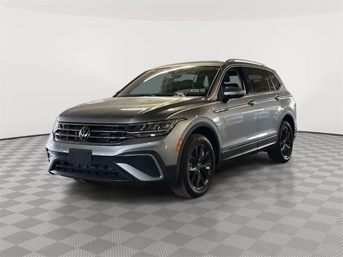 Used 2022 Volkswagen Tiguan SE image 7