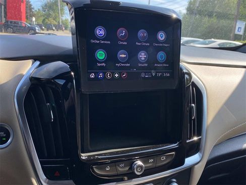 Used 2022 Chevrolet Traverse LT image 38