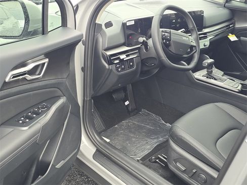 New 2026 Kia Sportage EX image 9