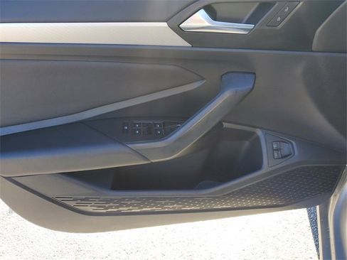 Certified 2021 Volkswagen Jetta SE image 22