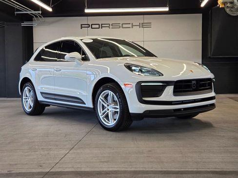 Certified 2023 Porsche Macan AWD/4WD image 28