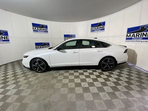 Used 2025 Honda Accord Sport image 10
