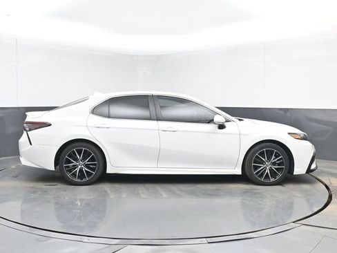 Used 2023 Toyota Camry SE FWD image 11
