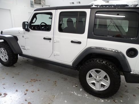 Used 2020 Jeep Wrangler Unlimited Sport S image 15