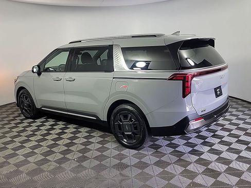 Used 2026 Kia Carnival SX FWD image 10