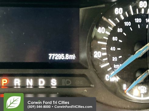 Used 2017 Ford Edge SE w/ Cargo Accessory Package image 2