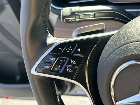 Used 2025 Mercedes-Benz GLE 450e 4MATIC image 24