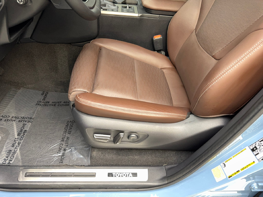 Used 2025 Toyota Land Cruiser w/ Premium Package AWD/4WD image 28
