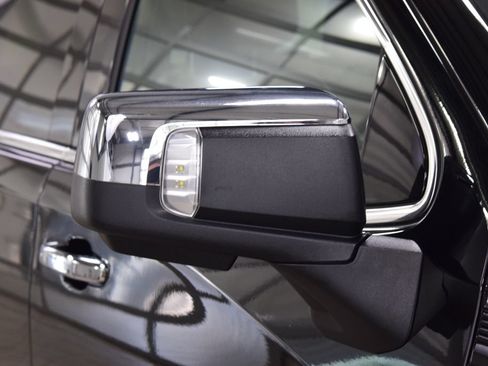 Used 2024 GMC Sierra 1500 Denali Ultimate AWD/4WD image 18