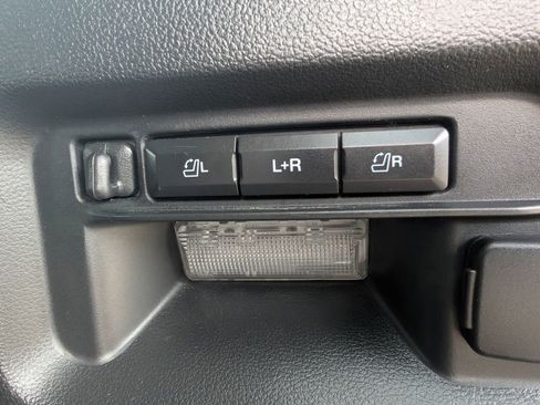 Used 2023 Ford Explorer Limited w/ Equipment Group 301A image 30