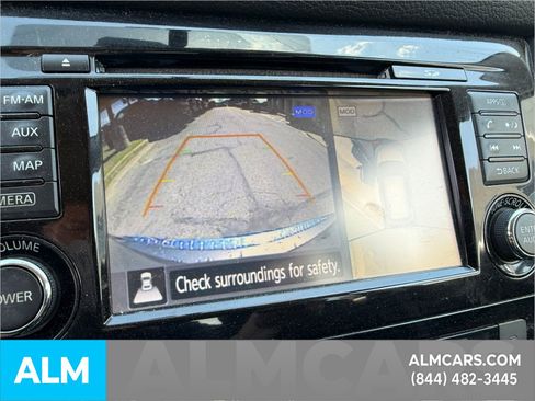 Used 2017 Nissan Rogue SV w/ SV Premium Package image 16