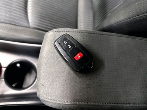Used 2017 Toyota Prius Two w/ Prius Two Safety Plus Package FWD image 12