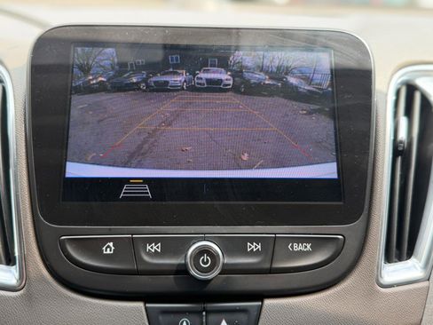 Used 2020 Chevrolet Malibu LT image 38