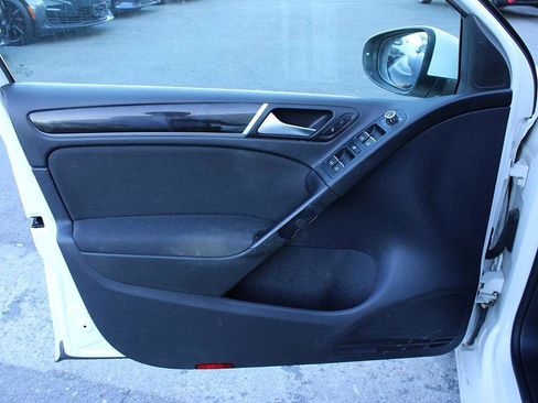 Used 2011 Volkswagen GTI 4-Door image 8