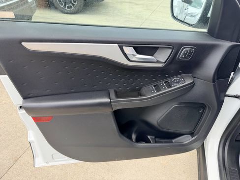 Used 2020 Ford Escape SEL image 17