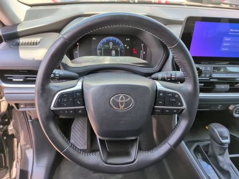 Used 2024 Toyota Grand Highlander AWD image 13