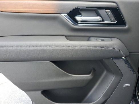 New 2026 GMC Yukon Denali w/ Sun & Power Step Package image 12