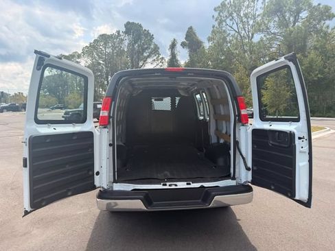 Used 2025 GMC Savana 2500 w/ Driver Convenience Package RWD image 16