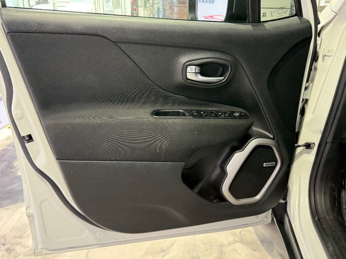Used 2021 Jeep Renegade Latitude w/ Sun & Sound Group FWD image 27