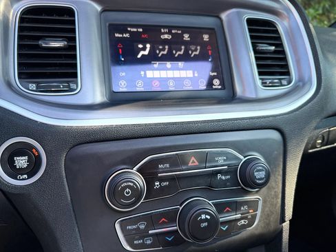 Used 2020 Dodge Charger SXT w/ Leather Interior Group RWD image 36