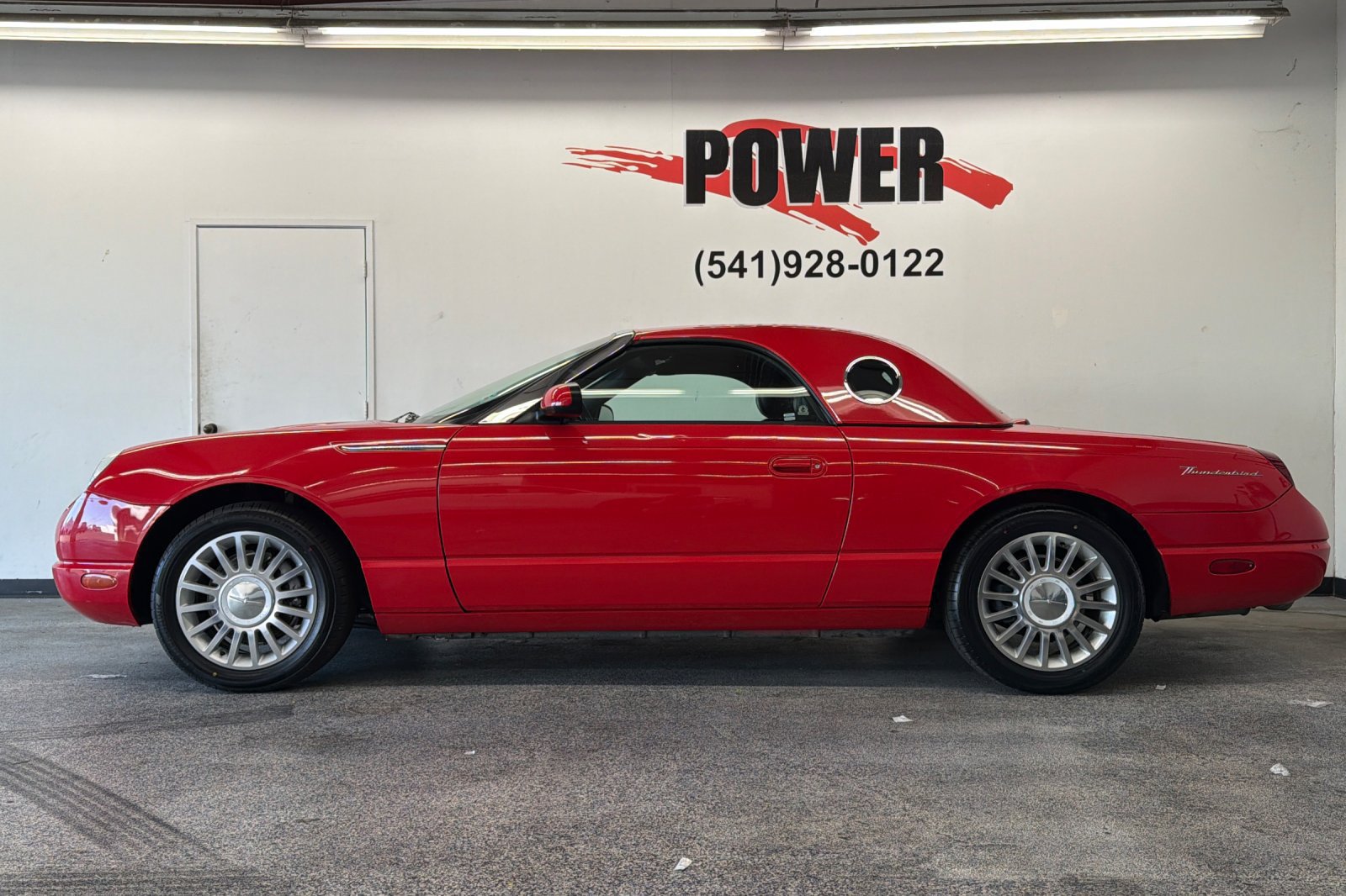 Used 2005 Ford Thunderbird RWD image 6