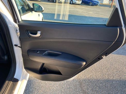 Used 2018 Kia Optima LX w/ Convenience Package image 18